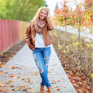 Meet your Posher, Jasmine